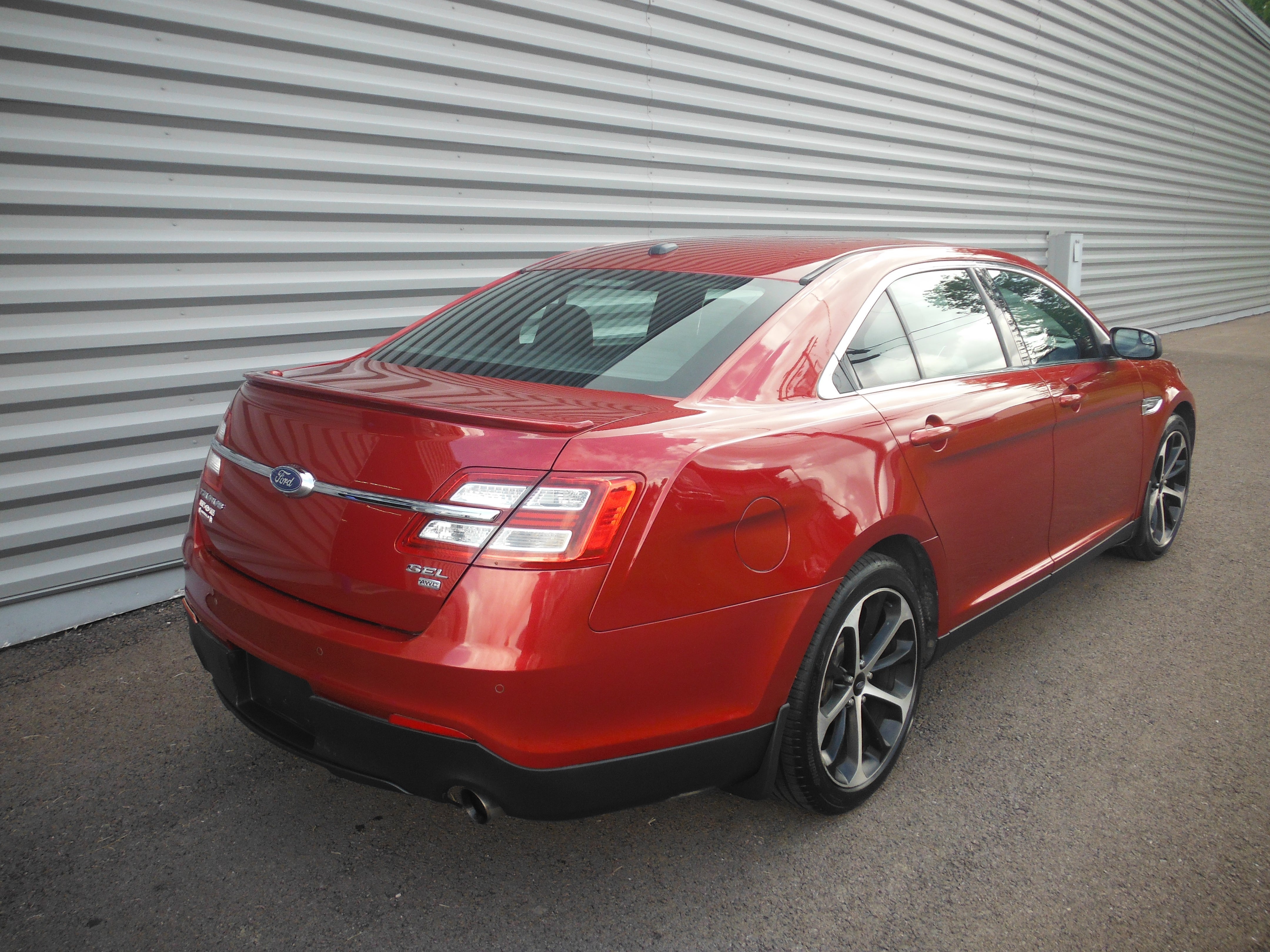 2015 Ford Taurus SEL