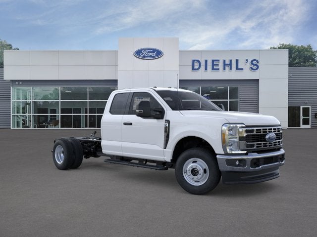 2026 Ford Super Duty F-350 DRW SCAB