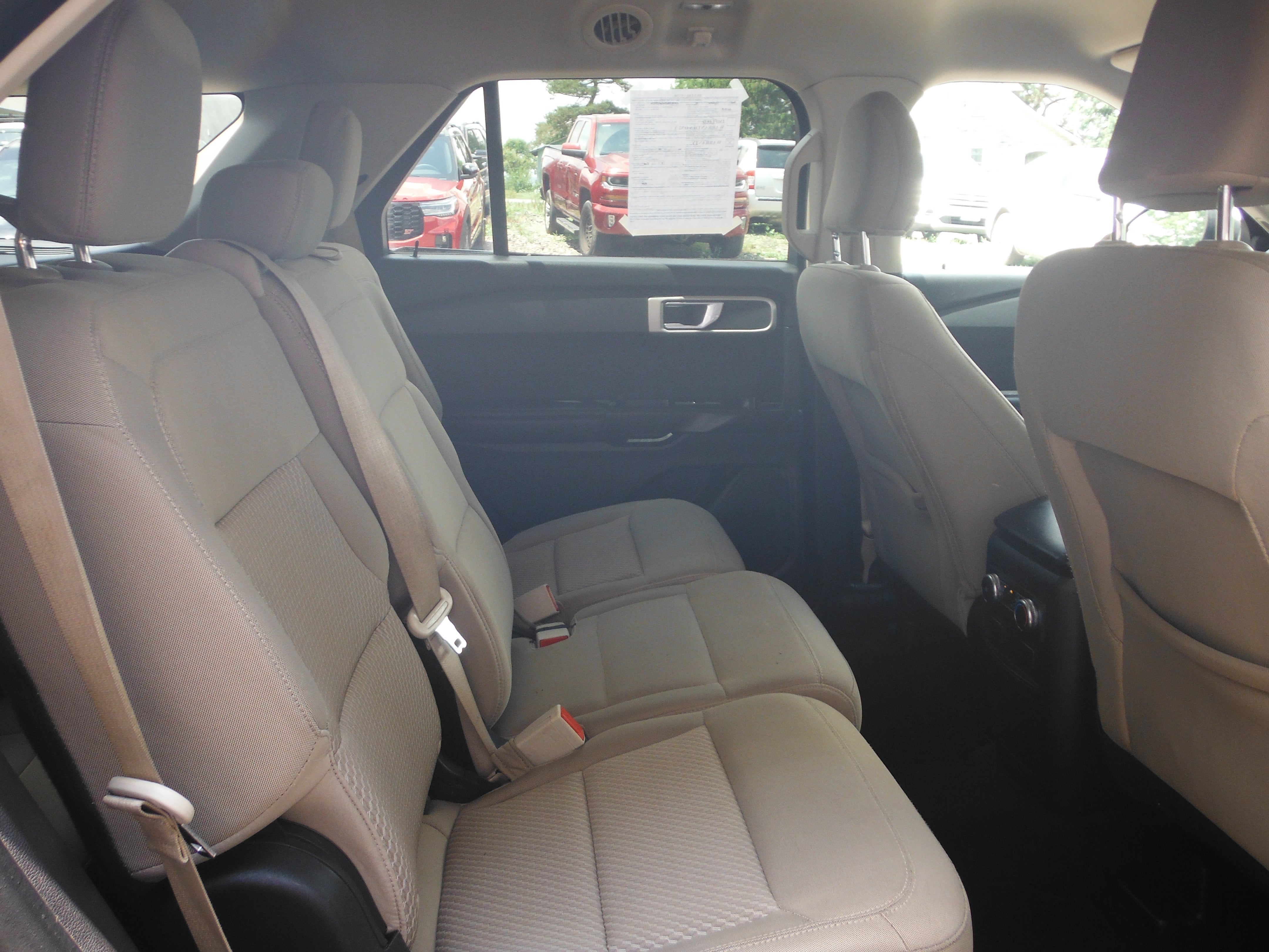 2022 Ford Explorer Base