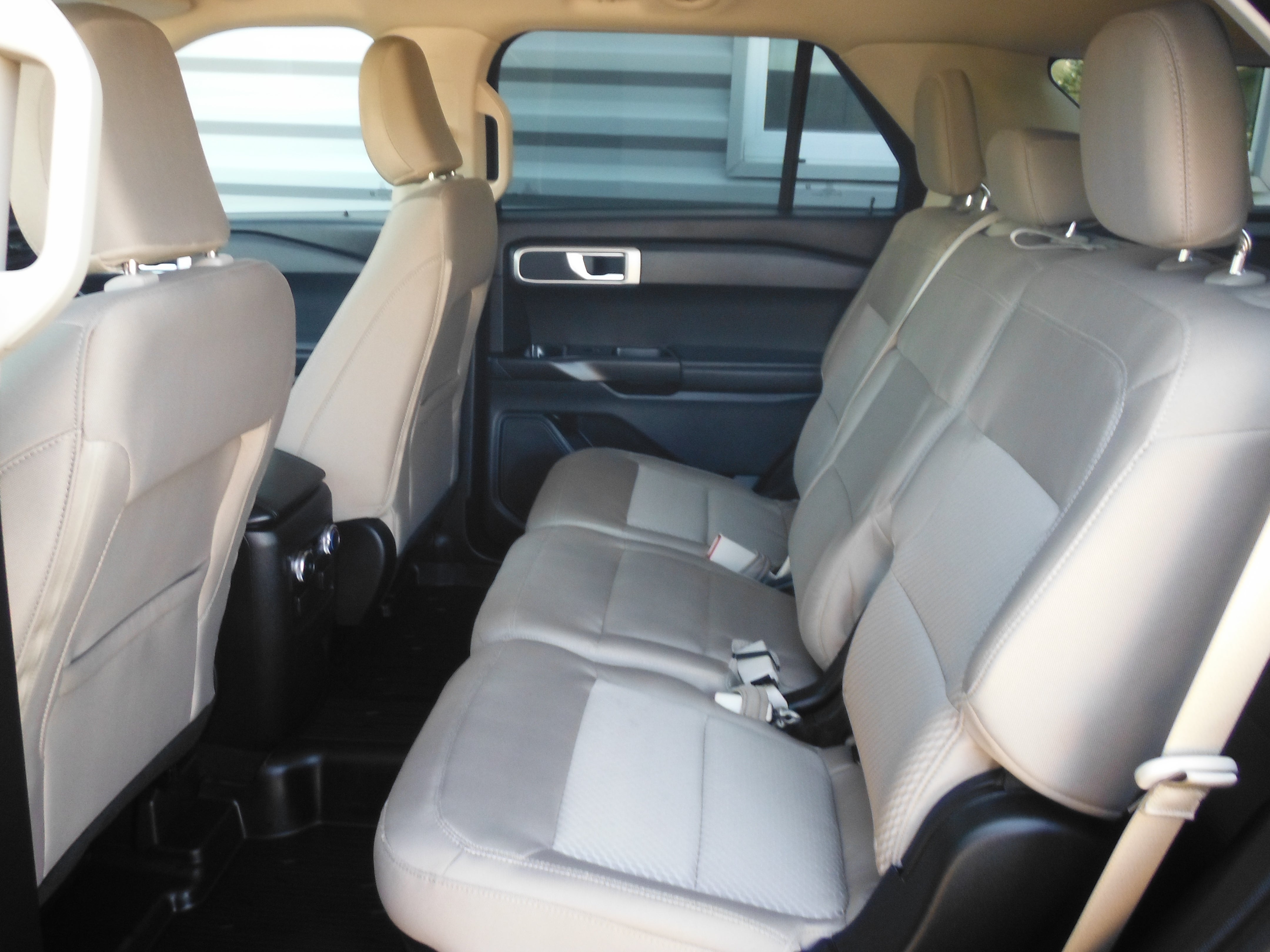 2022 Ford Explorer Base