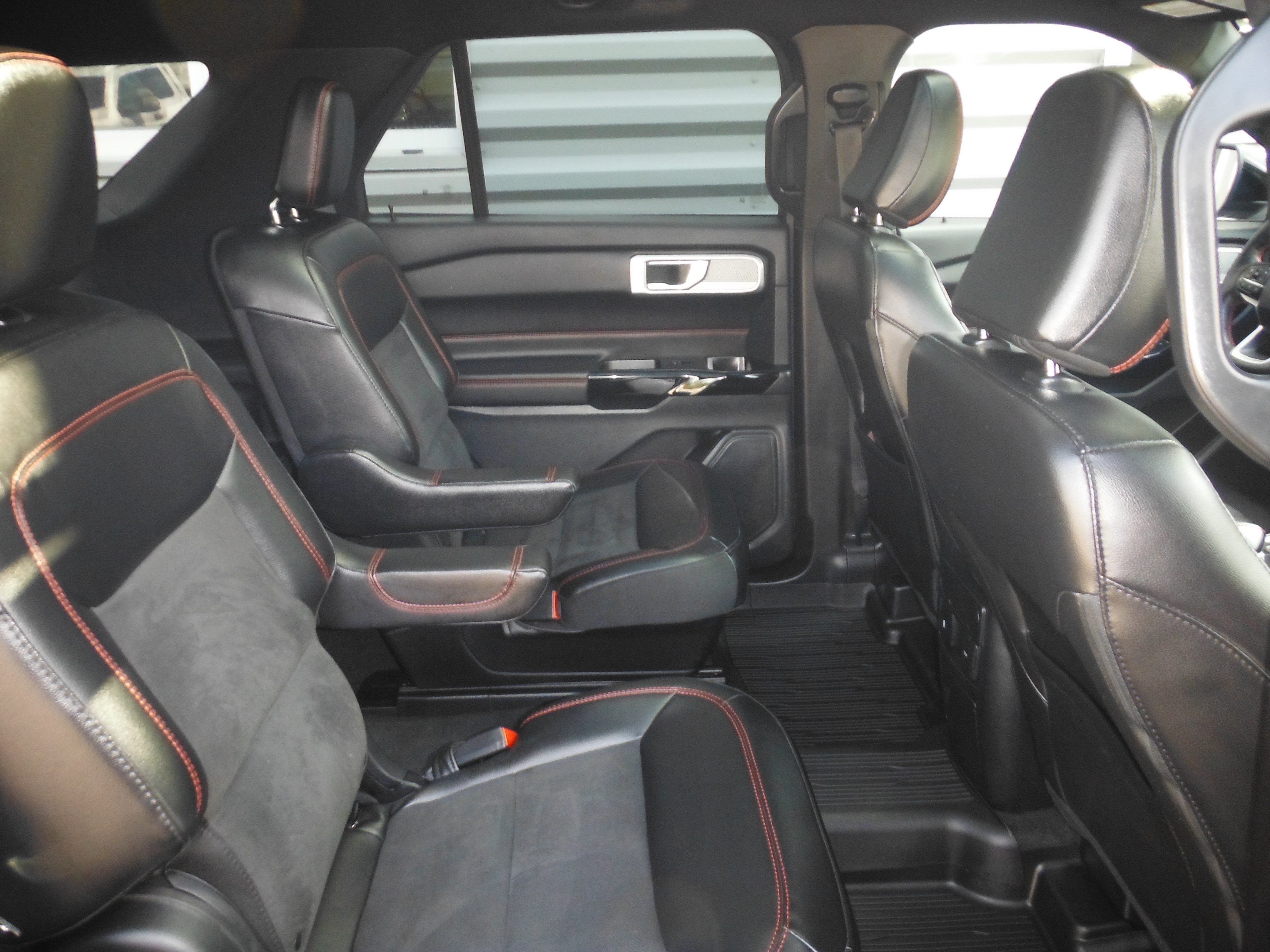 2022 Ford Explorer ST-Line