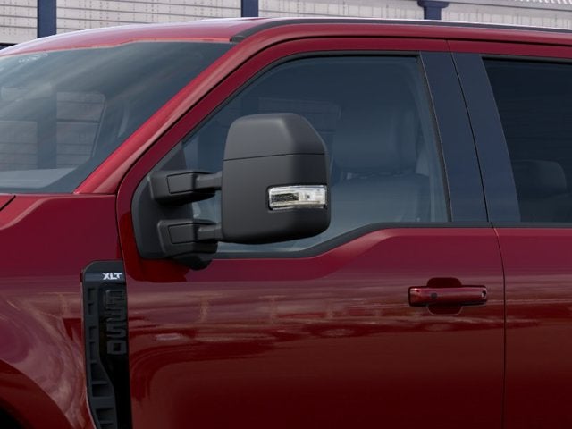 2027 Ford Super Duty F-350 SRW XLT