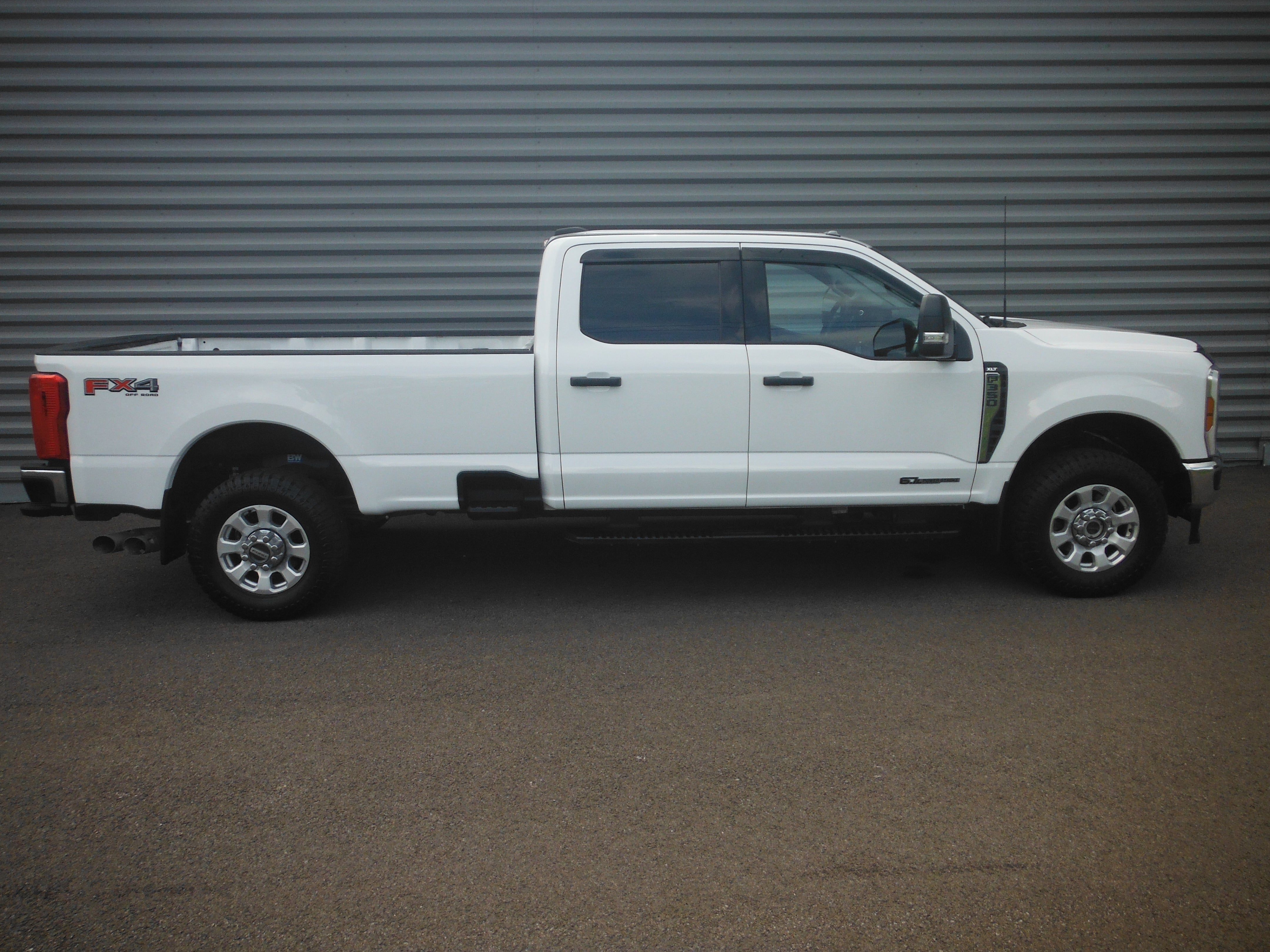 2024 Ford Super Duty F-350 SRW XLT