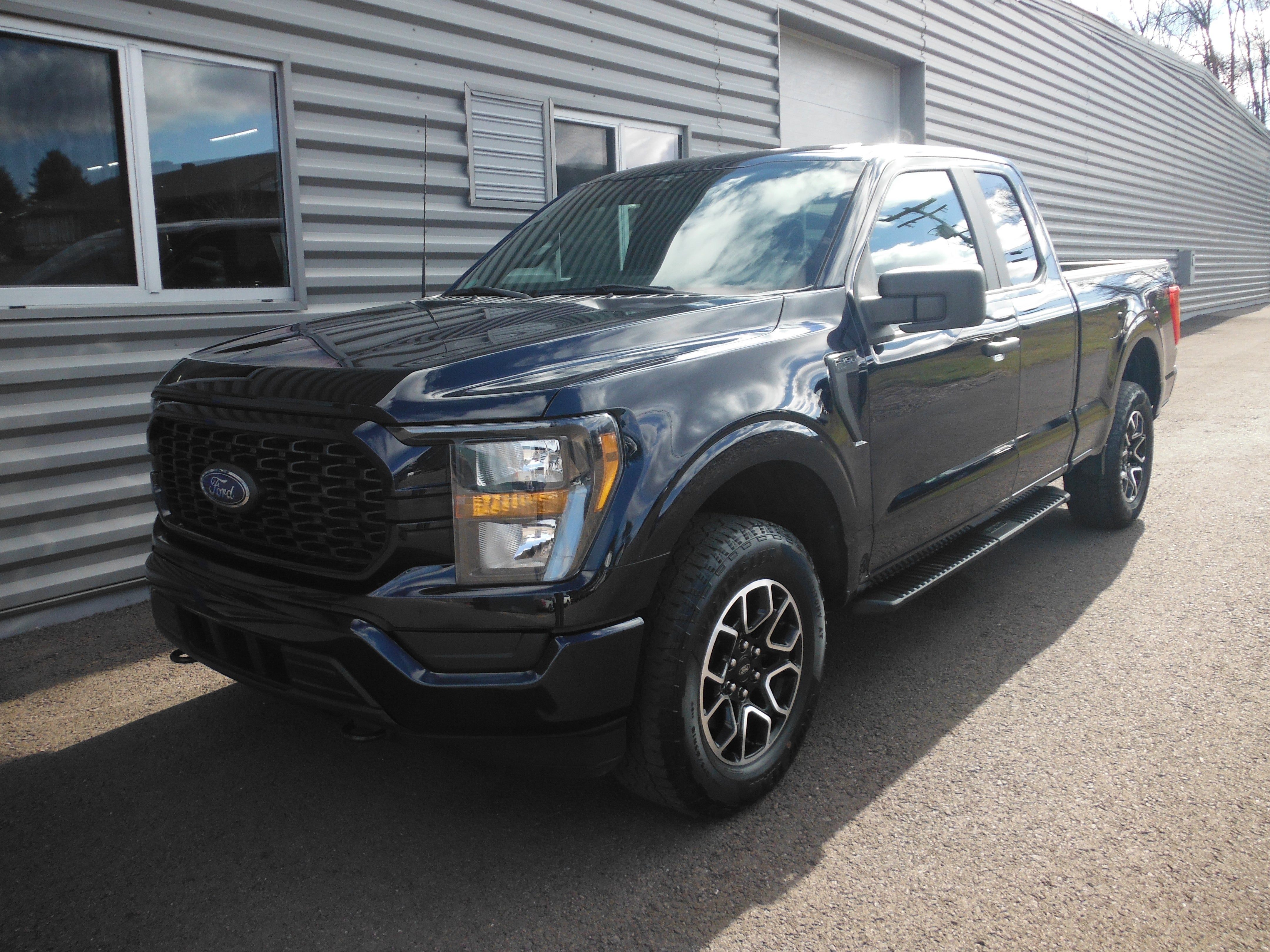 2023 Ford F-150 STX