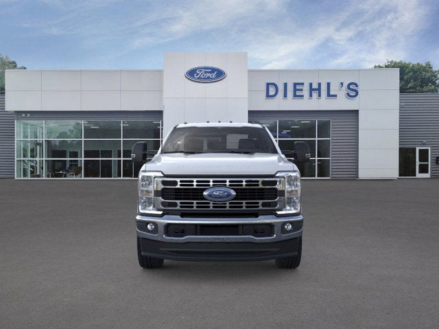 2026 Ford Super Duty F-350 SRW XLT