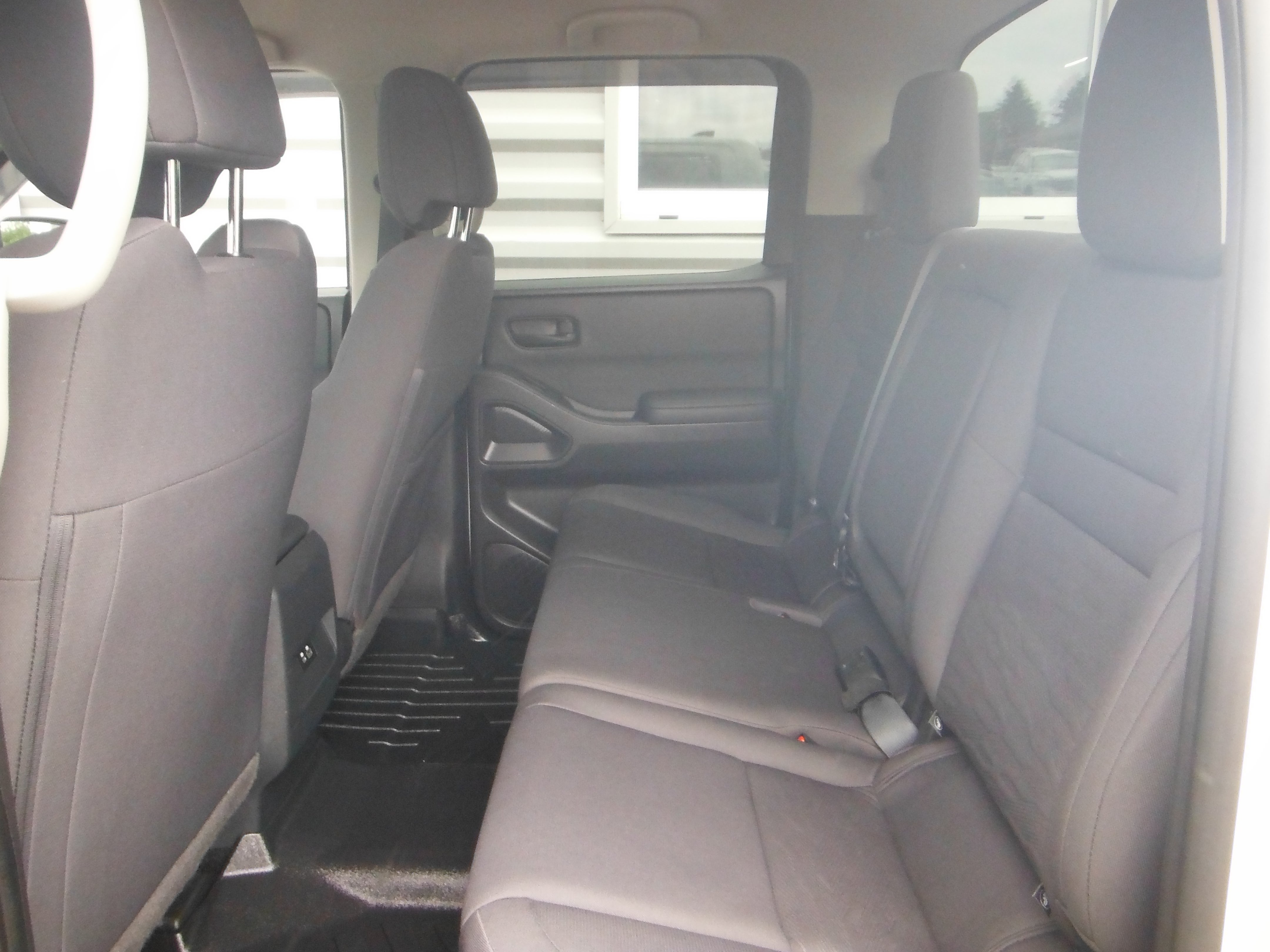 2022 Nissan Frontier S