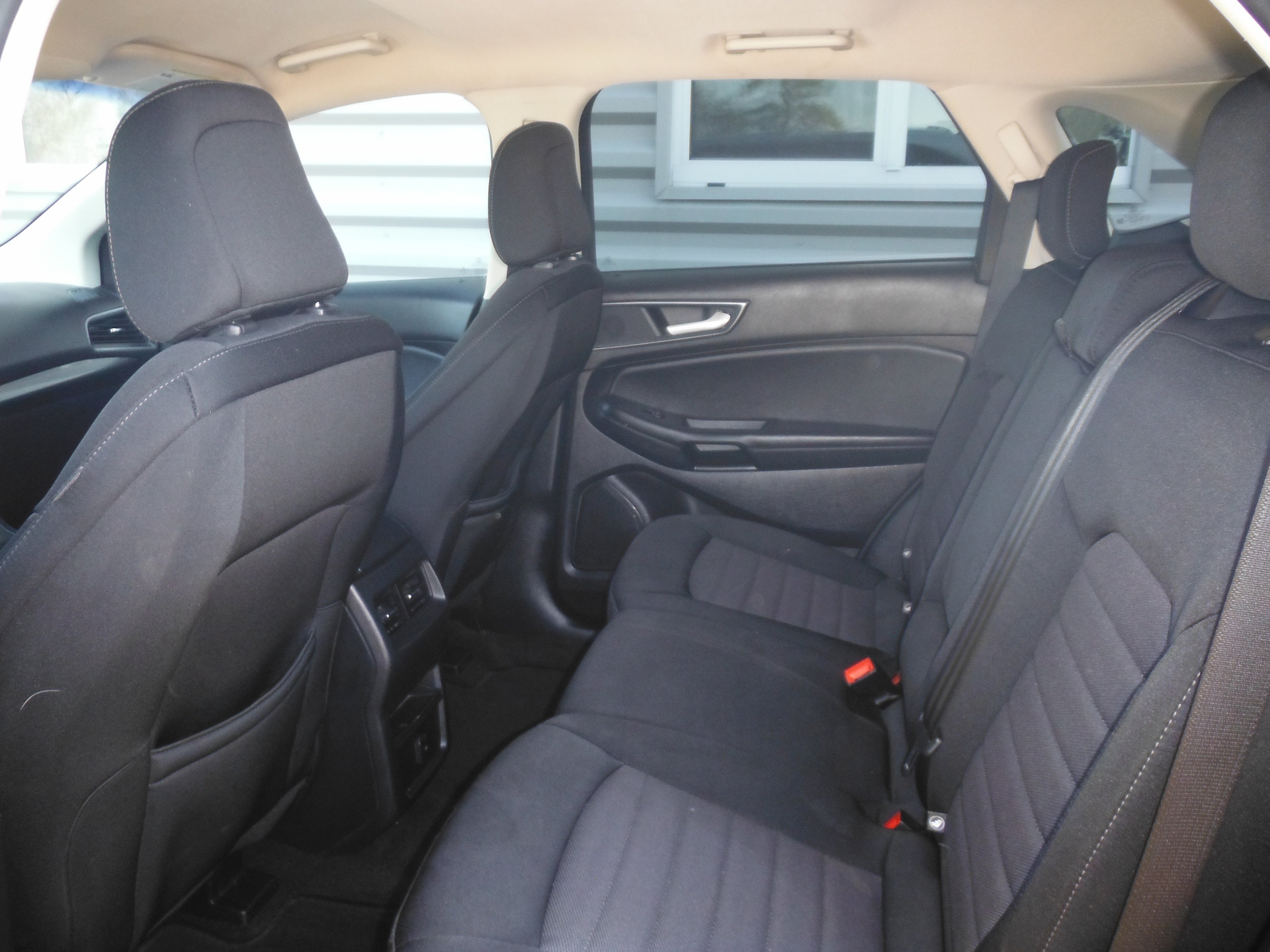 2020 Ford Edge SE