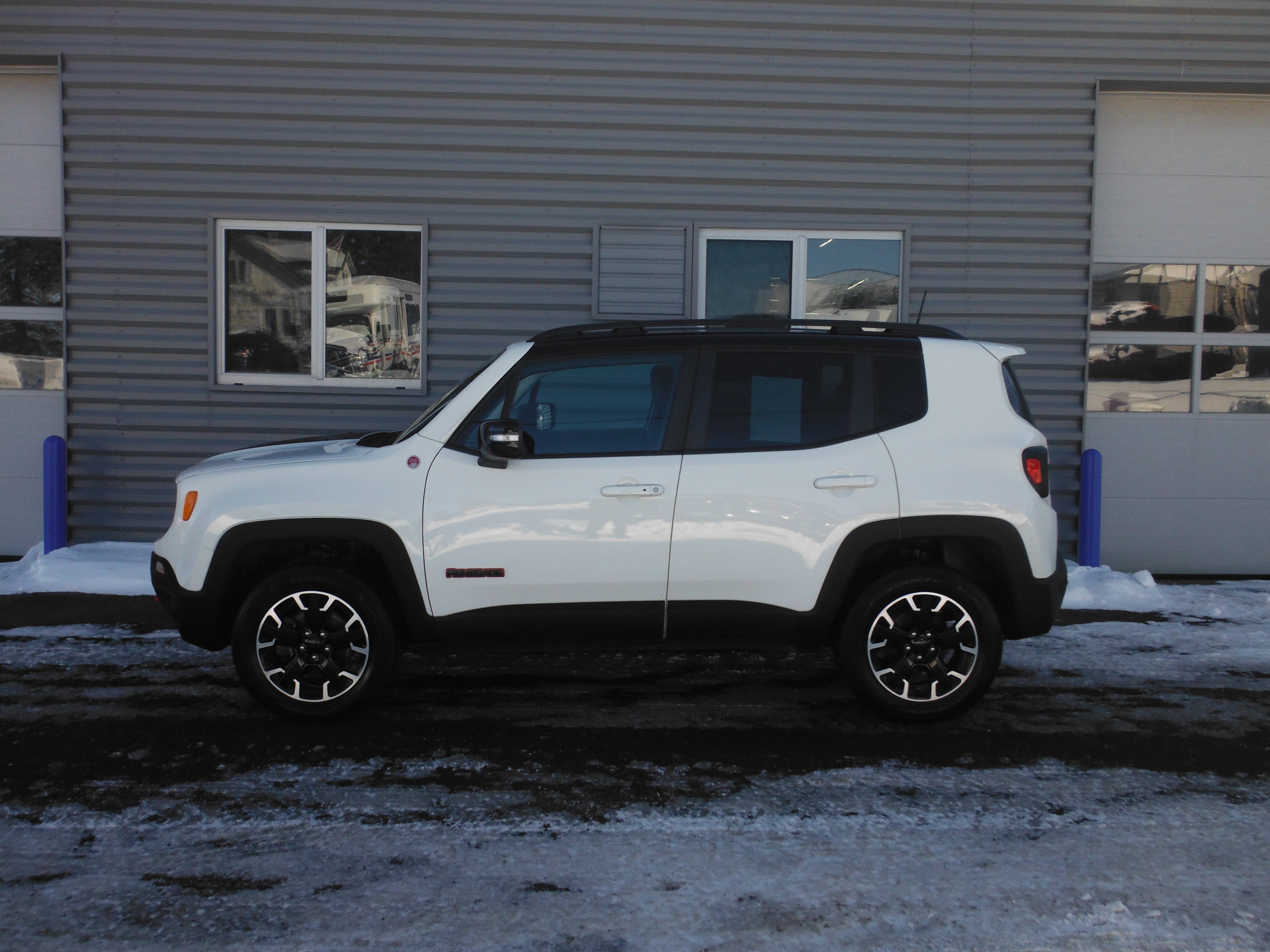 2023 Jeep Renegade Trailhawk